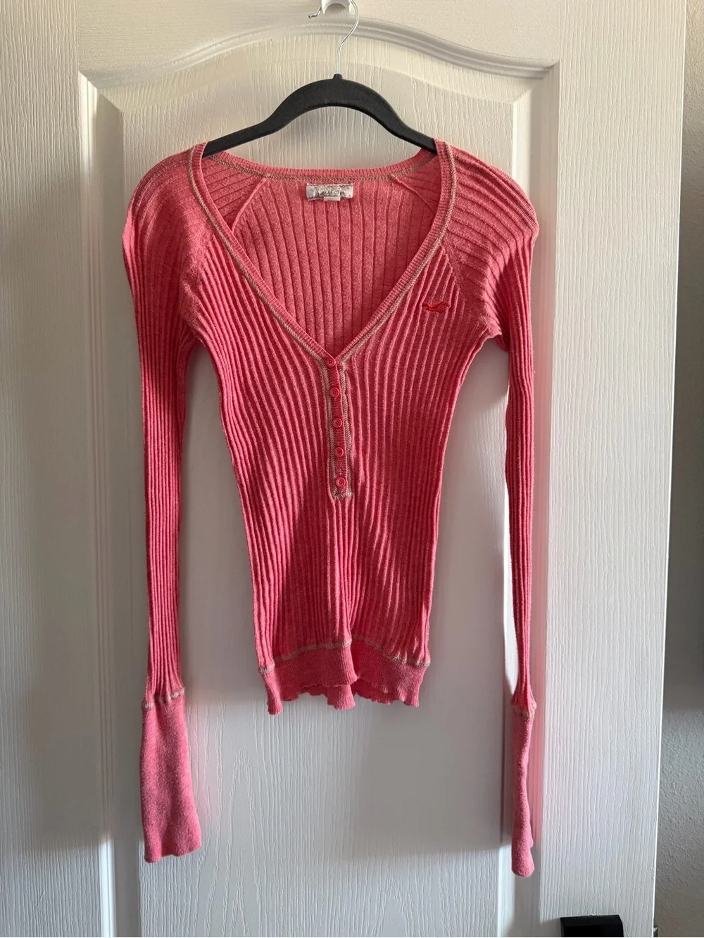 Hollister Pink Ribbed V-Neck Henley Sweater - Picture 1 of 9